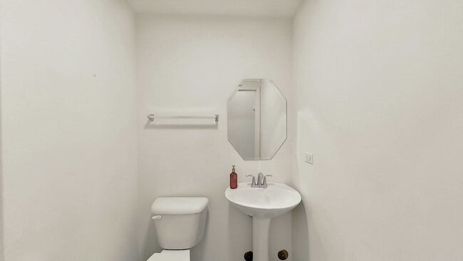 Building Photo - 2009 Stuttle Rd