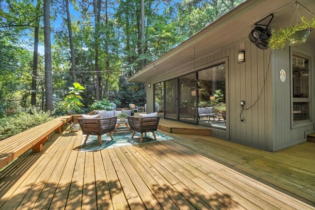 Building Photo - A Custom Home in Linkhorn Cove - 1-Acre Wo...