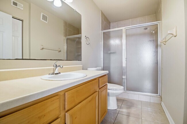 Building Photo - 1020 Villagio Cir