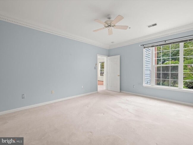 Building Photo - 10713 Symphony Way