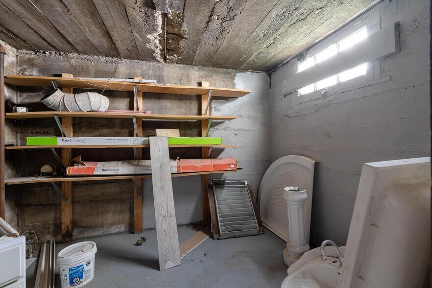 Building Photo - 135 W Hudson Ave