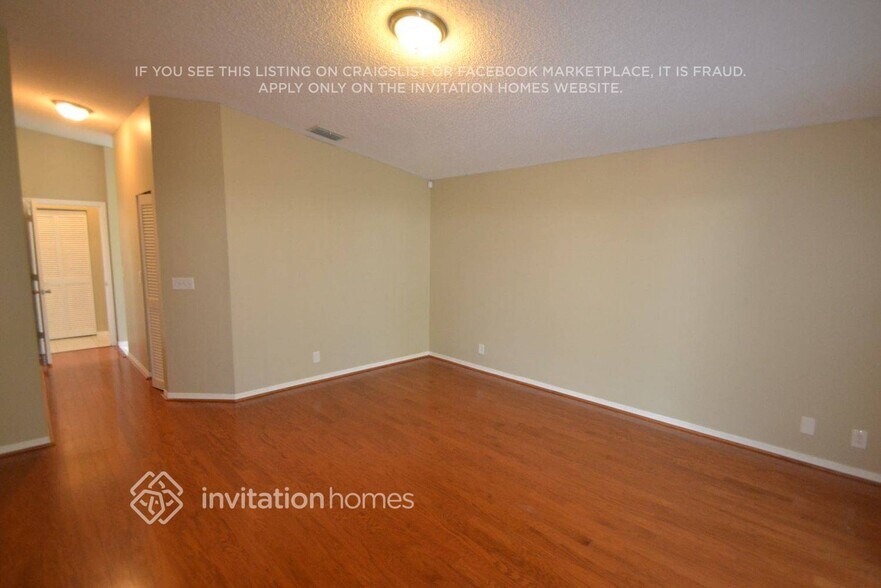 Building Photo - 10841 SW 14th Ct