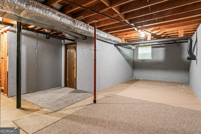 Building Photo - 115 Club Cir