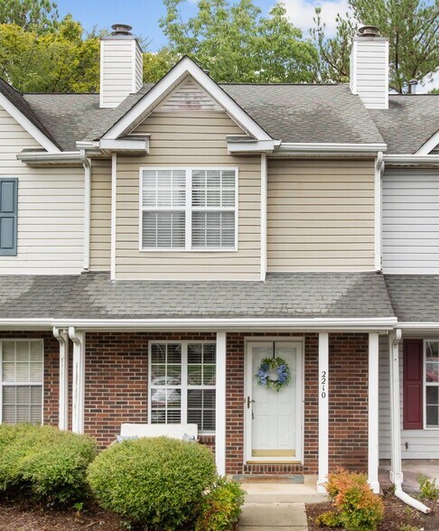 Building Photo - 2210 Cigar Ct