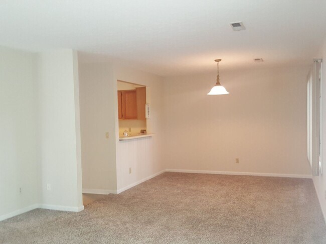 Building Photo - 113 Silverleaf Ln