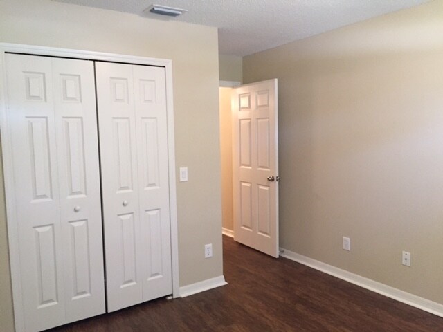 Building Photo - 7902 49th Ave E