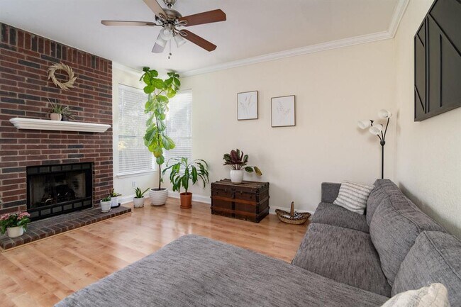 Building Photo - 9301 Tea Rose Trail