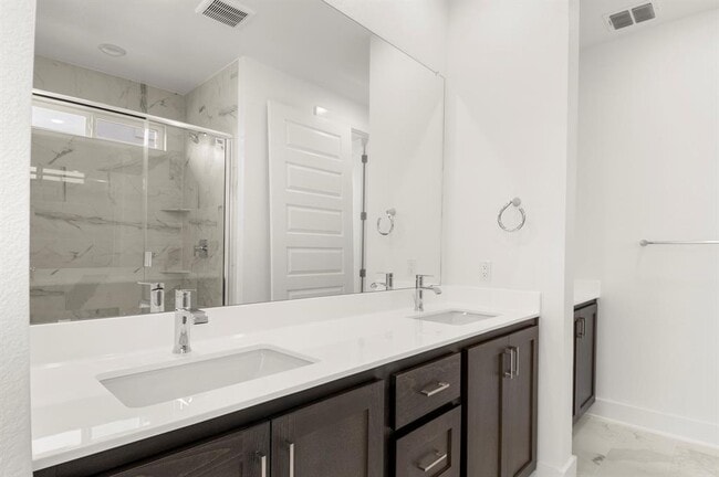 Building Photo - 1012 Yaupon Holly Dr