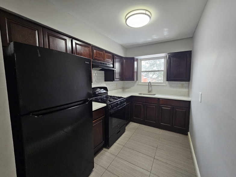 Building Photo - 363 Park Ave