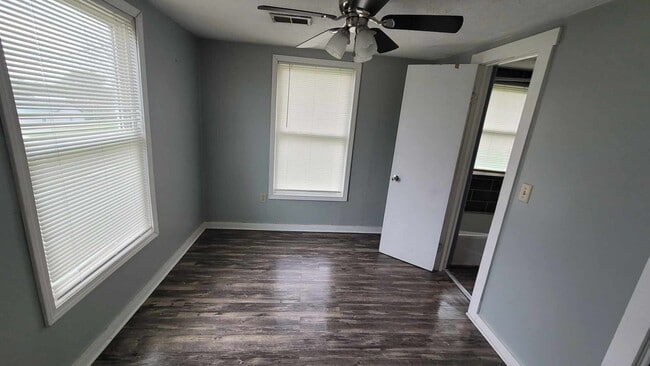 Bedroom - 113 S Crestwood St