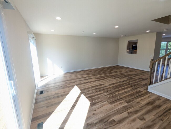 Building Photo - 7122 Collinsworth Pl