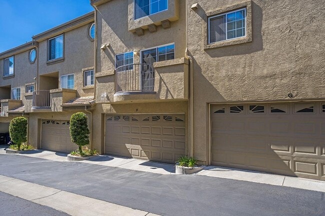 Building Photo - 12543 El Camino Real