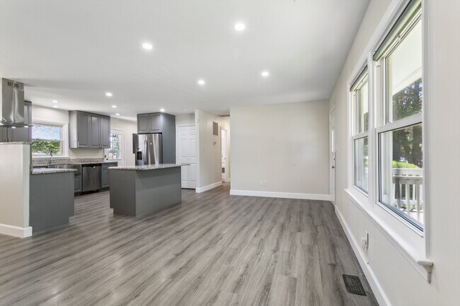 Building Photo - 314 Martha Lee Dr