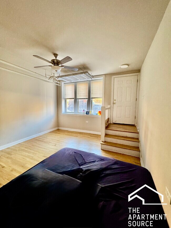 Building Photo - 4265 W Addison St