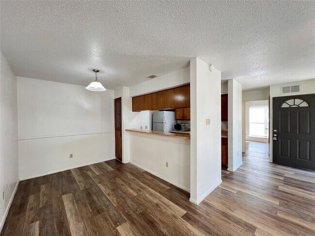 Building Photo - 10616 Mellow Meadow Dr