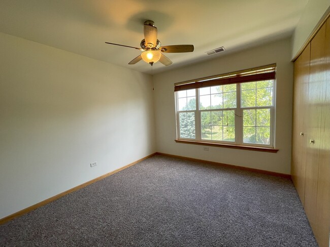 Building Photo - 515 Silver Leaf Dr