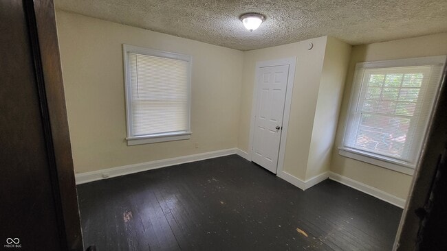 Building Photo - 514 Bernard Ave
