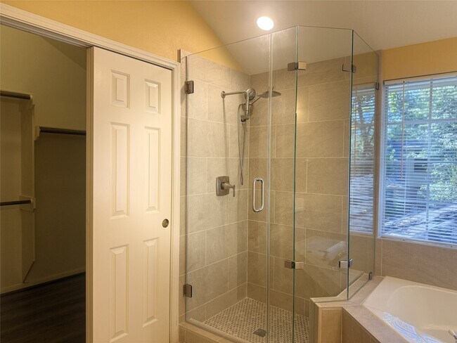 Building Photo - 111 S Dreamweaver Cir