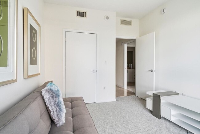 Building Photo - 550 Okeechobee Blvd