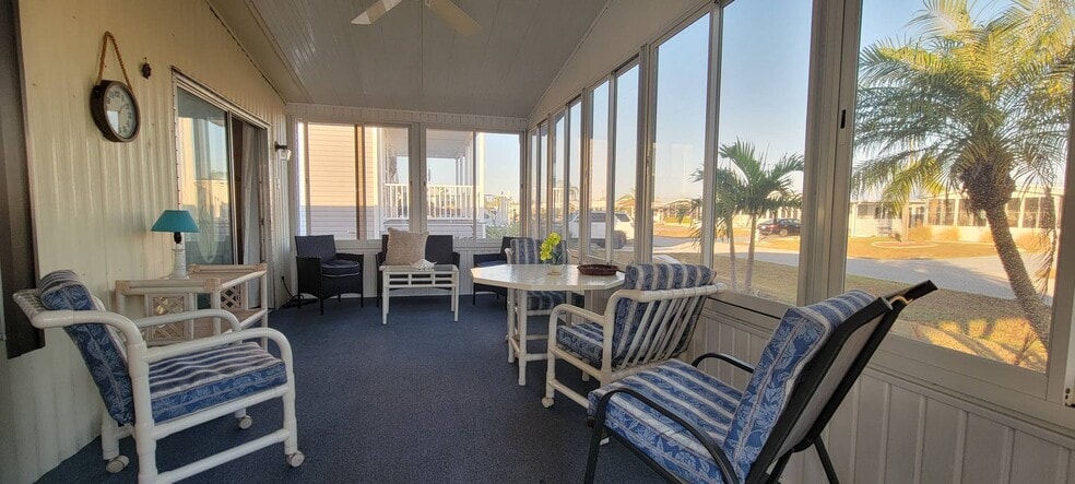 Front Lanai - 3618 Stockton Rd