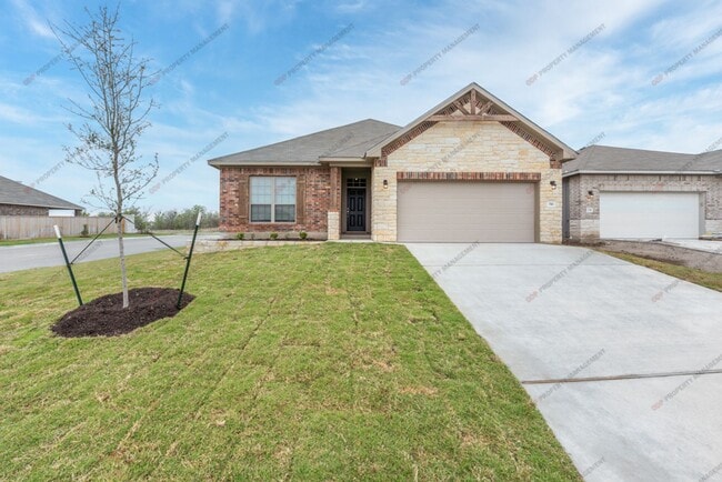 Building Photo - 742 Friar Tuck Dr