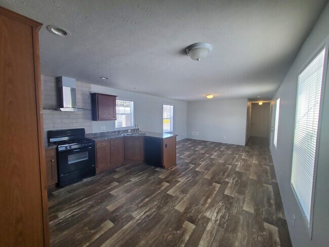 Building Photo - 35 Hummingbird Dr