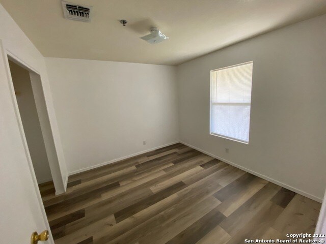 Building Photo - 930 Drury Ln