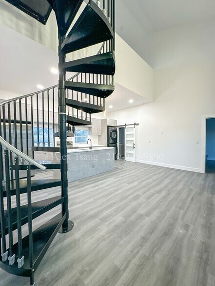 Building Photo - 316 Toledo St