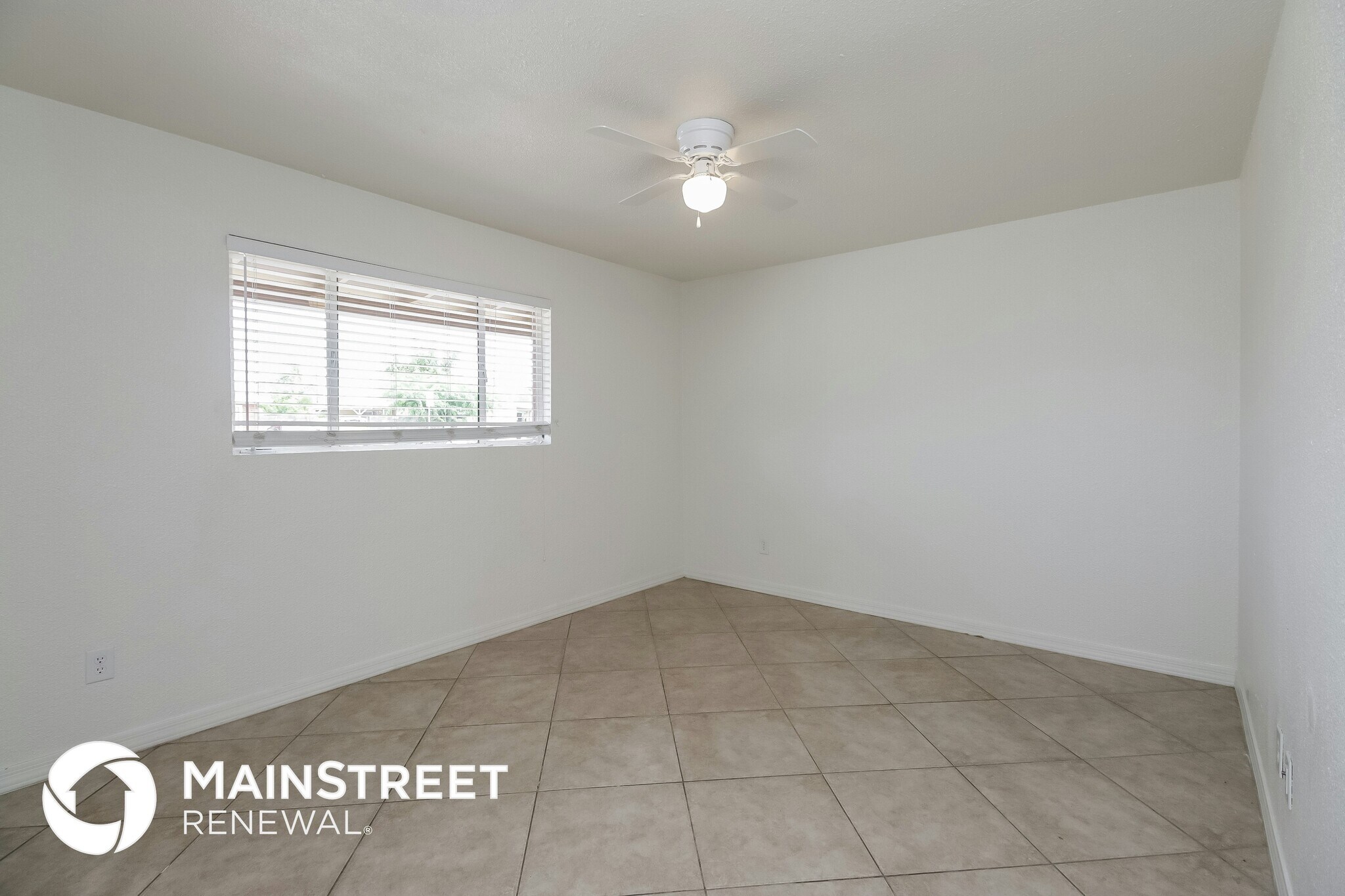 Building Photo - 4725 W Crittenden Ln