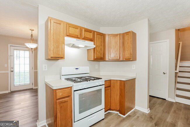 Building Photo - 6050 Flagstaf Walk