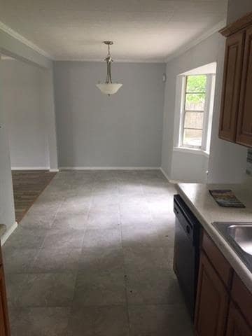 Building Photo - 5744 Shipp Dr