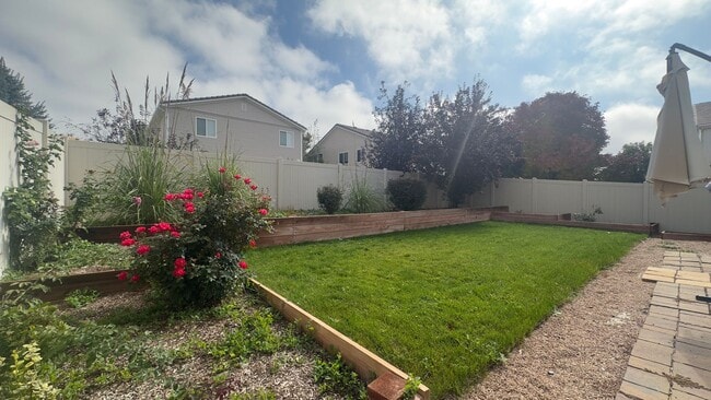 Building Photo - Great House in Thompson River Crossing