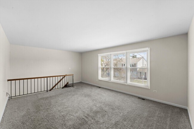 Building Photo - 1046 Glouchester Harbor