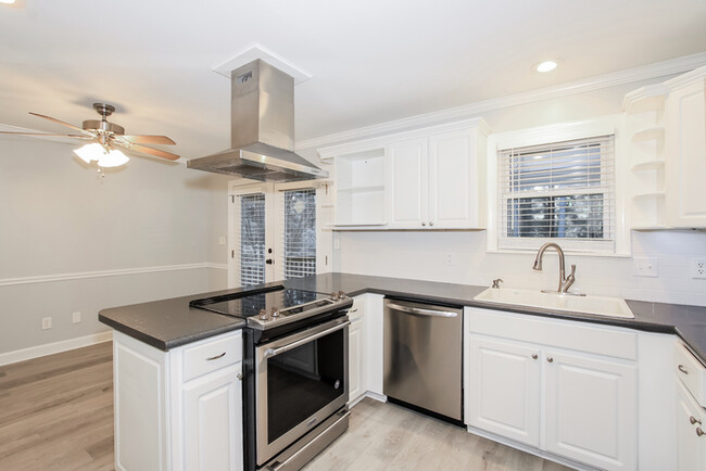 Building Photo - Beautiful Martinez Home