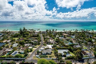Building Photo - Mid-century modern Kalaheo Ave. Beach side...
