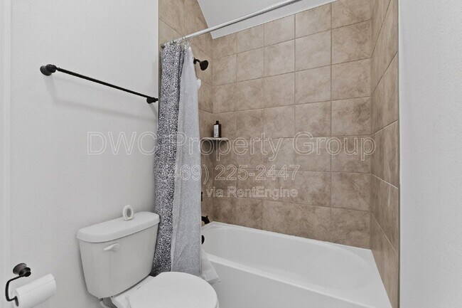Building Photo - 1837 Whispering Pnes Dr