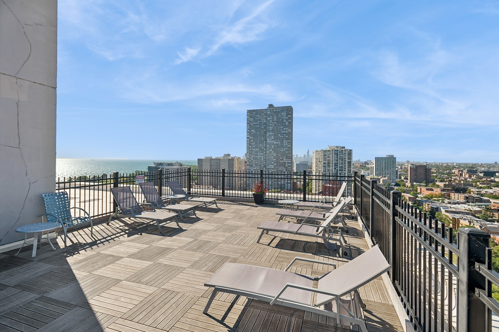 Building Photo - 720 W Gordon Terrace