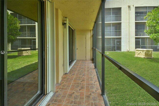 Building Photo - 8075 SW 107th Ave