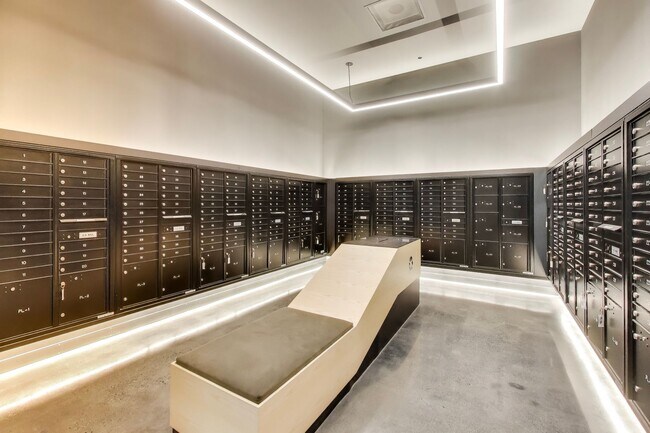 Building Photo - 960 Market St