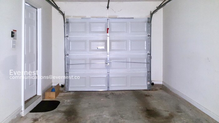 Building Photo - 1440 Gates Cir SE