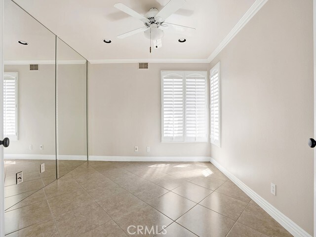 Building Photo - 2326 Pinehurst Dr