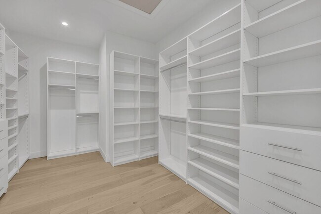 Building Photo - New Construction- walk to Park Avenue
