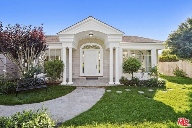 Building Photo - 7335 Birdview Ave