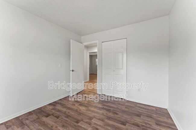 Building Photo - 924 Tradewind Dr