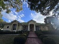 Building Photo - 7600 Debeaubien Dr