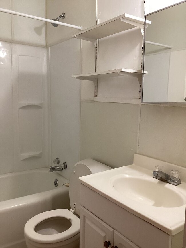 Building Photo - Located in Portales!! Cozy 1 bed apartment!