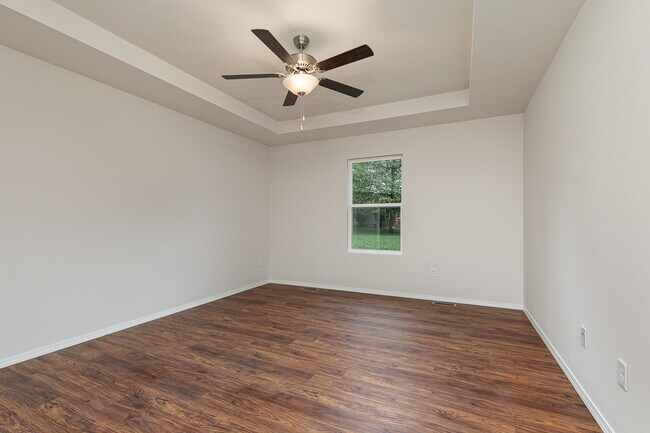 Building Photo - 376 W Granada St