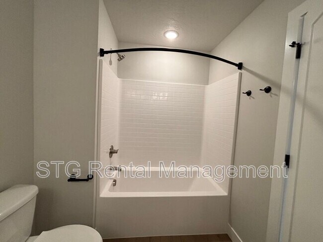 Building Photo - 3963 Fossil Way