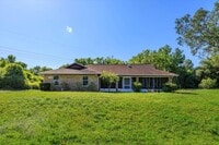 Building Photo - Spacious 4-Bedroom, 3-Bath Rental in Quiet DeBary Cul-de-Sac