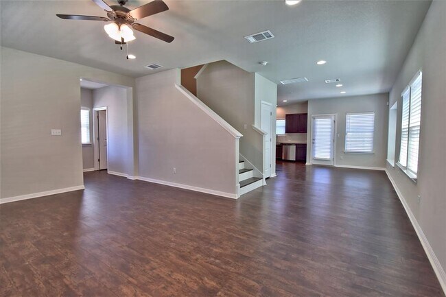 Building Photo - 317 Clearlake Dr